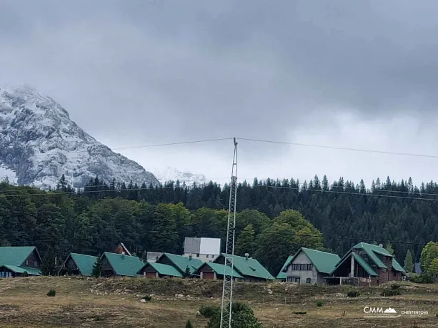 Durmitor ve Savin Kuk Manzaralı 289 m² Ev